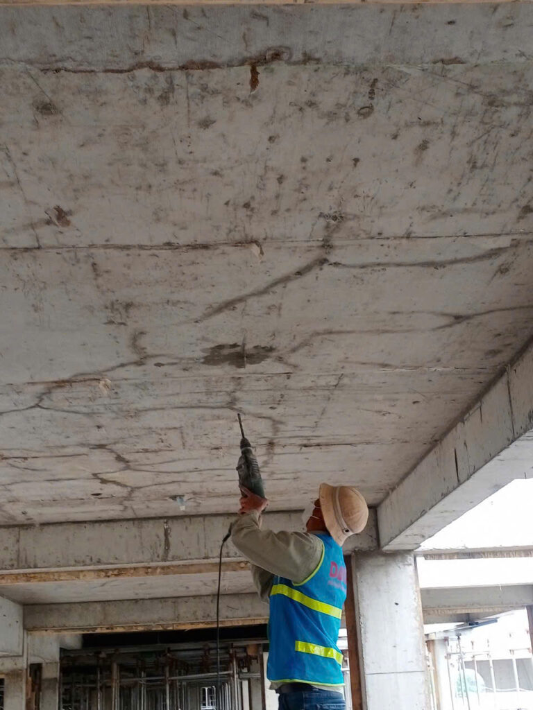 Xử lý thấm do nứt sàn bê tông